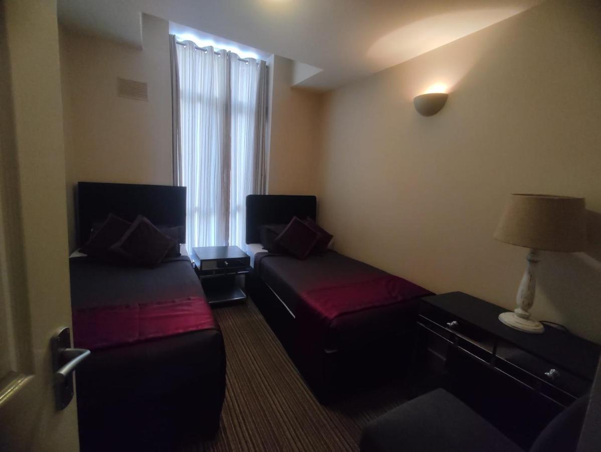 Kgt House Bed & Breakfast Дъблин Екстериор снимка